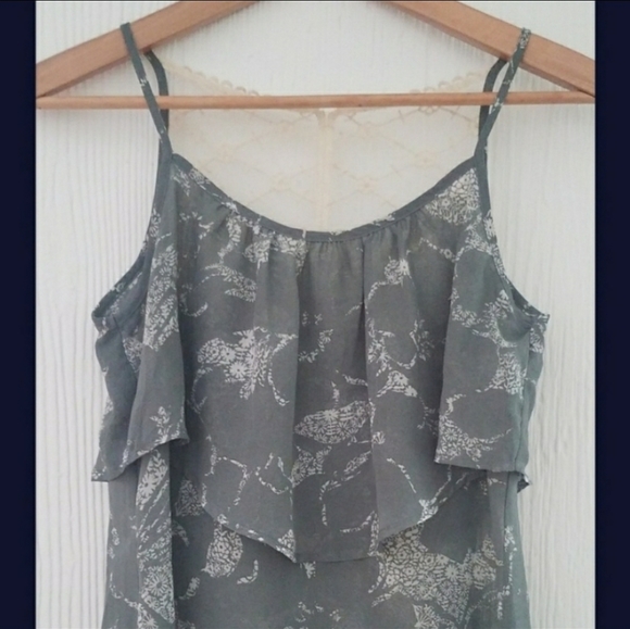 Lace Layered Peplum Tank Top - Picture 2 of 3